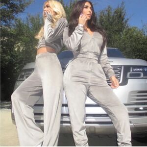 NWOT SKIMS Gray joggers in WOMENS SIZE MED